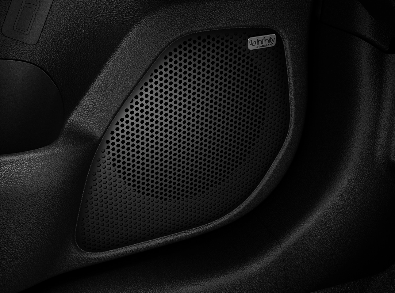 Suzuki Across Boostergreen audio Infinity by Harman